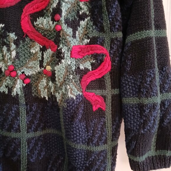 Handknit Metropolitan Woman Sweater - Picture 2 of 13